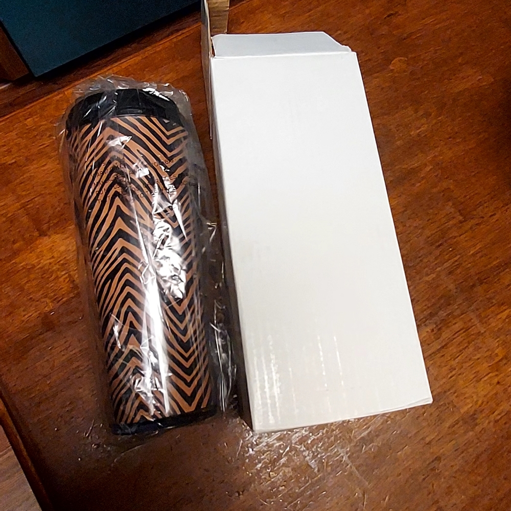Vera Bradley  travel mug